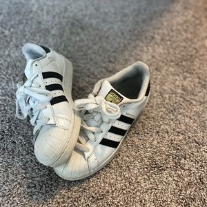 Adidas Sneakers